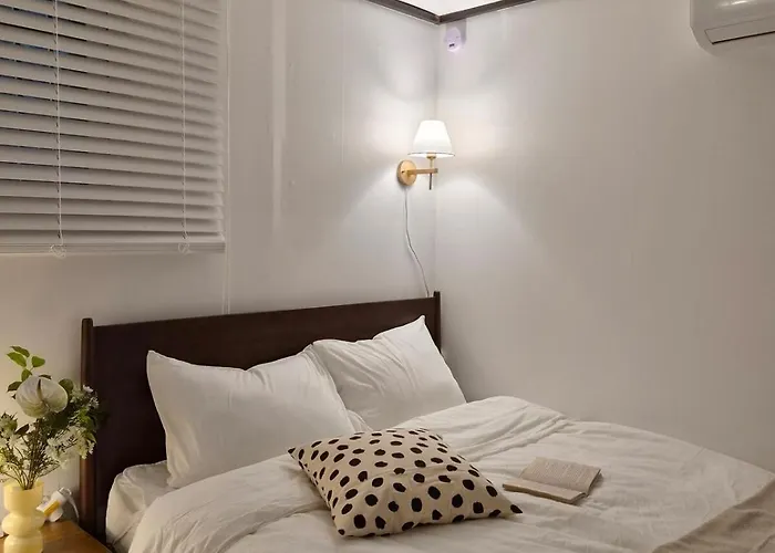 Gangnam Hongdae 3 Queen Beds Free Dryer アパート ソウル特別市