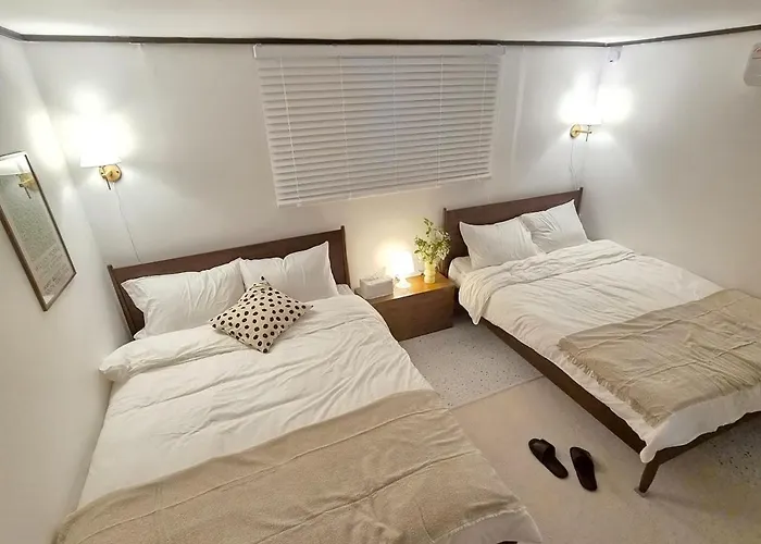Gangnam Hongdae 3 Queen Beds Free Dryer
